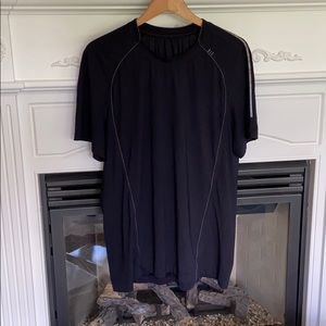 Lululemon tee